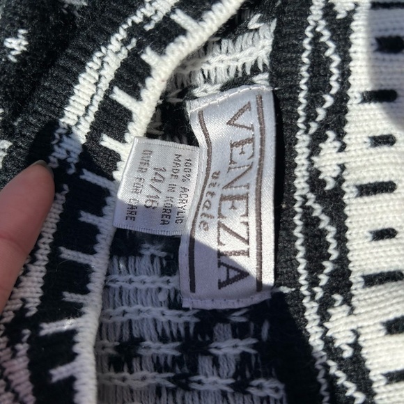 Vintage Venezia Pullover Sweater Size 14/16 Black White Geometric Snowflake - Picture 4 of 8